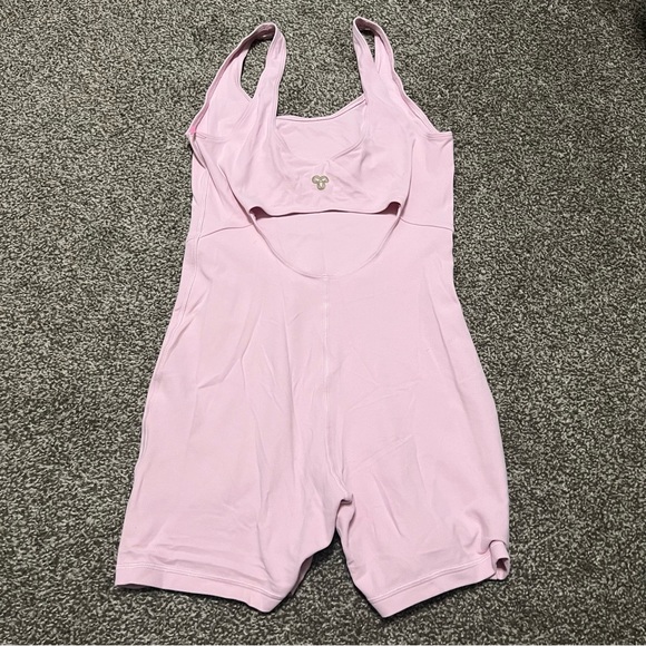 Aritzia Golden Butter Sway Romper Cupid Pink - Picture 4 of 6